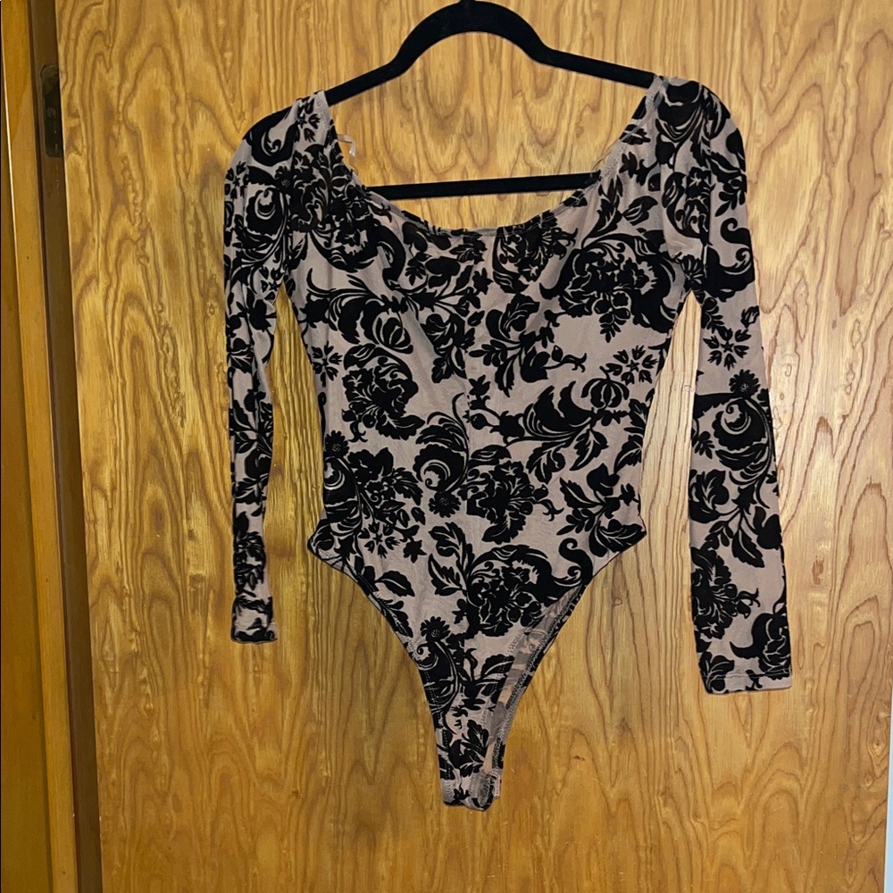 Regal Affair Flocked Velvet Bodysuit size Medium - Picture 8 of 10